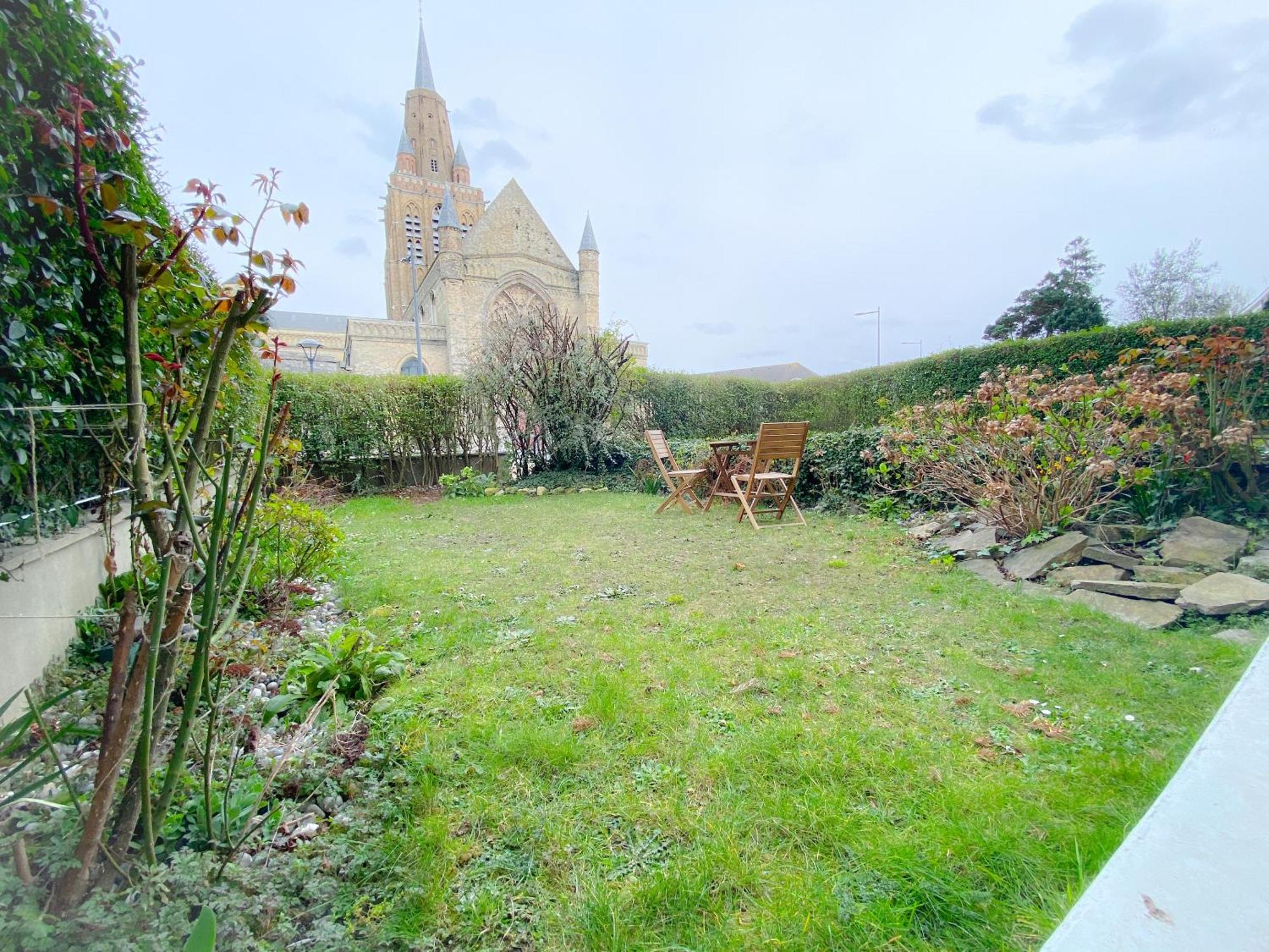 Le Notre Dame Maison Spacieuse Avec Jardin Кале Экстерьер фото